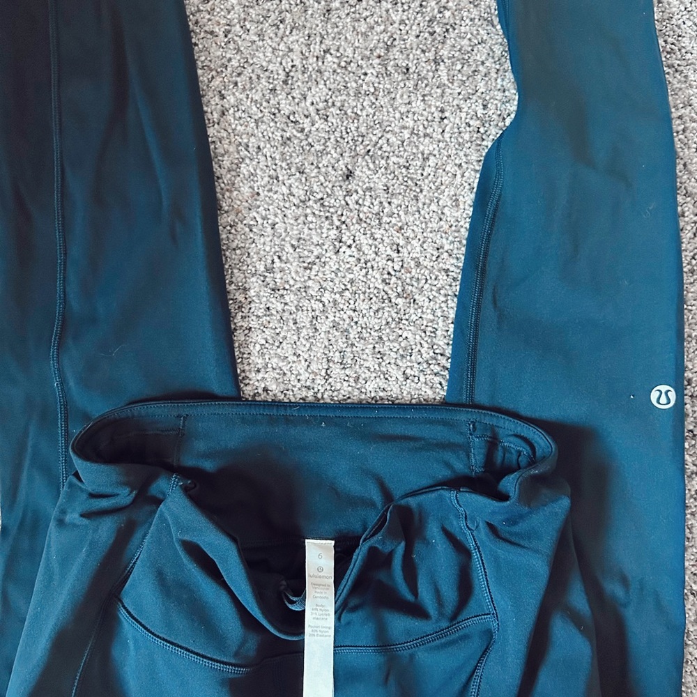 Fast and Free High-Rise Tight 28”, True Navy Size 6